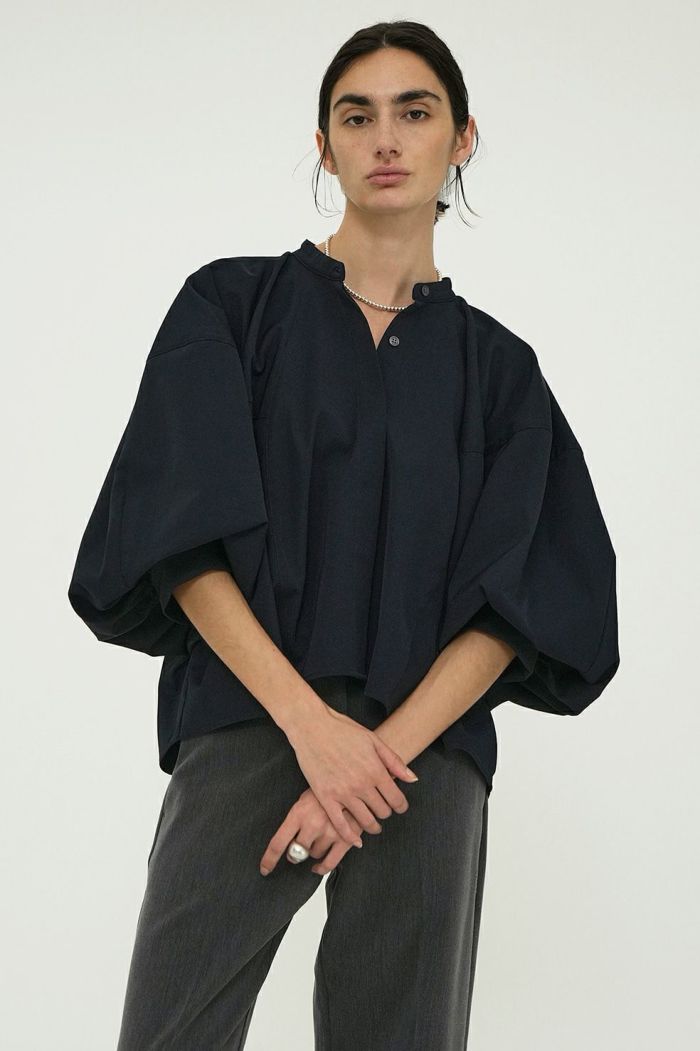 VOLUME SELEEVE STAND NECK SHIRT 18122-4082｜CLANE クラネ通販