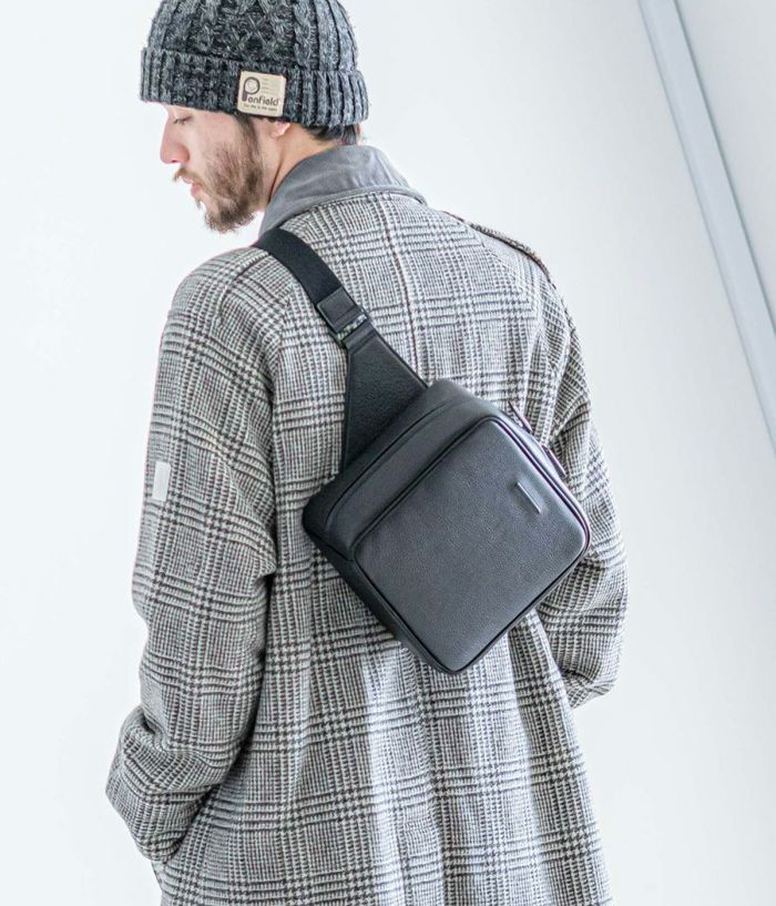 【最終値下げ】objcts.io ウィークエンドカメラバッグ　ラージ　土屋鞄 ウィークエンド カメラバッグ ラージ - 防水レザー カメラバッグ