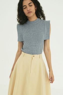 STANDARD」に現代的な柄、素材、デザインを取り入れ新しい STANDARD」に現代的な柄、素材、デザインを取り入れ新しい