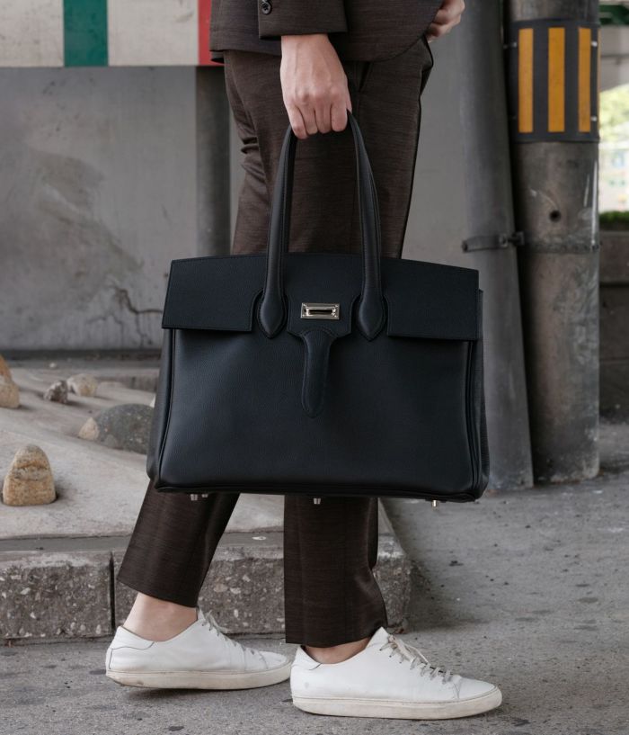 PATTINA フラップトートバッグ トリヨン・モーリス ブラック｜THE SOLE