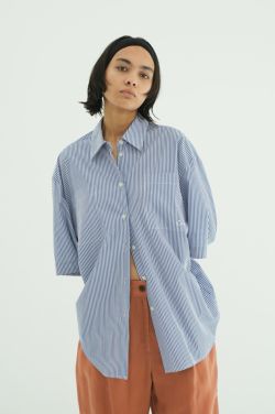 STANDARD」に現代的な柄、素材、デザインを取り入れ新しい