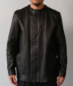 現代の都市生活者が必要とするワードローブを提案。RIPVANWINKLE